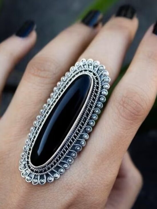 Jewelry - Elegant Bohemian style Vintage Ring w/ Black Stone Z255